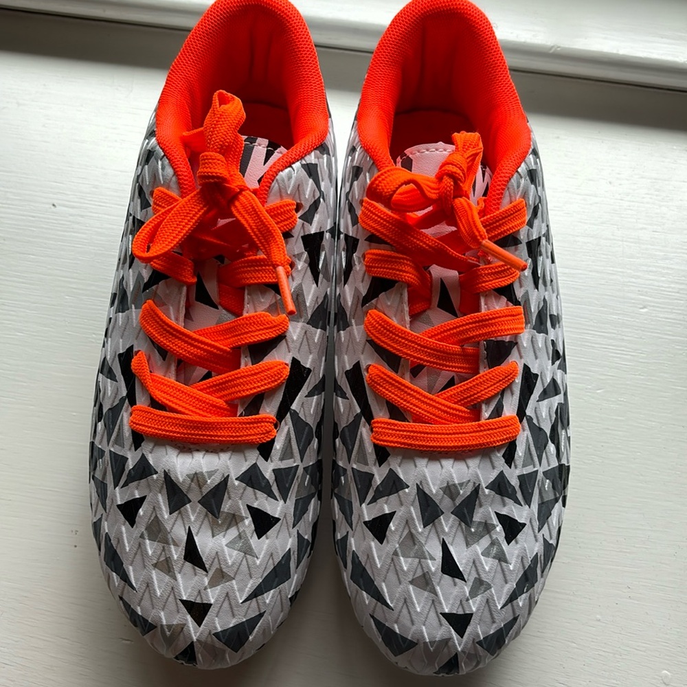 Kids size 5 soccer cleats